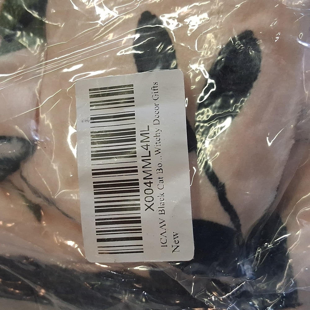 NWT Black Cat Botanical Flannel Blanket 50x60in - Picture 4 of 4